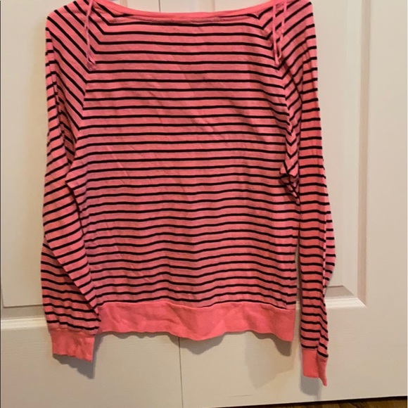 pink vs long sleeve shirt - Picture 2 of 2